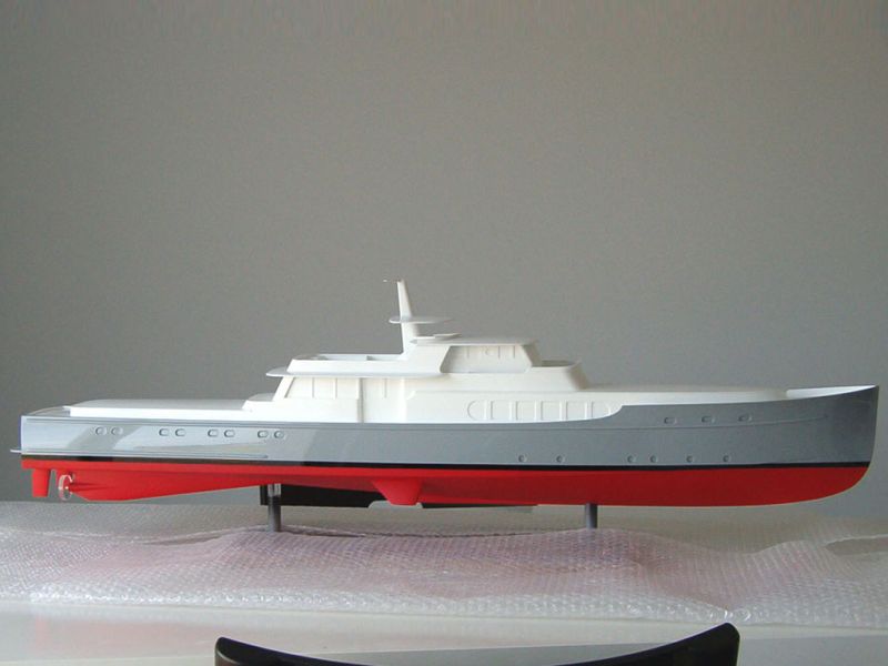 Maquette d'étude pour un navire de l'architecte naval Michel JOUBERT pour le chantier OCEA