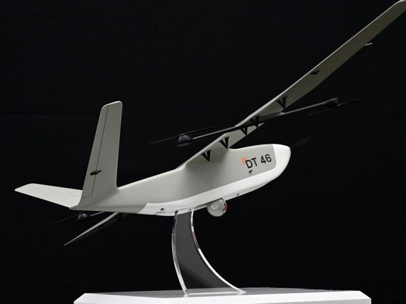 maquette présentation drone de surveillance de la societe DELAIR sur socle