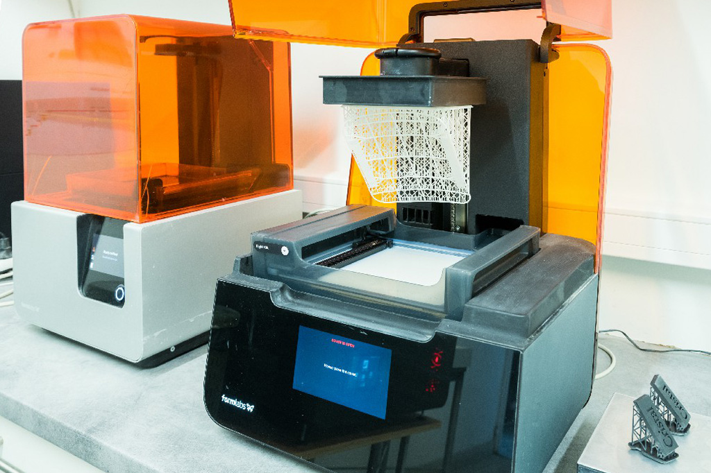 fabrication de pièce prototype par impression 3D imprimante polyjet F&V